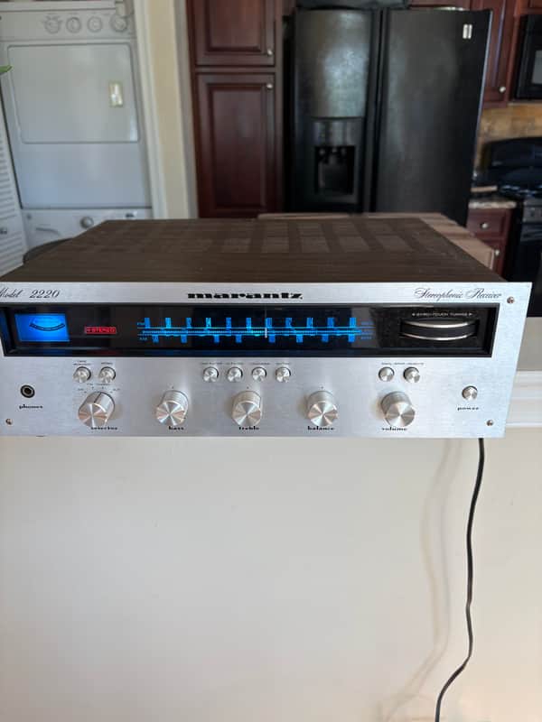 Marantz 2220 stereo receiver 1970’s image 1