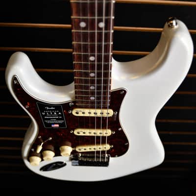 Fender American Ultra Stratocaster Left-Handed LH RW 2021 Arctic Pearl APL US210072828 7lb 15.9 oz image 4