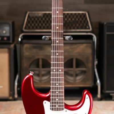Squier Classic Vibe '60s Stratocaster Electric Guitar - Candy Apple Red image 4