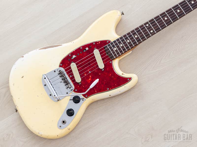1965 Fender Mustang Vintage Offset Guitar Olympic White w/ Case - Excellent