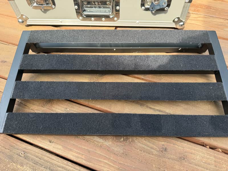Pedaltrain Classic 2 Pedalboard with Tour Case – Excellent Condition image 1
