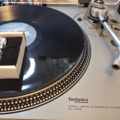 Technics SL-1300 Direct Drive Automatic Player System Turntable 1974 - 1978 - Silver image 20