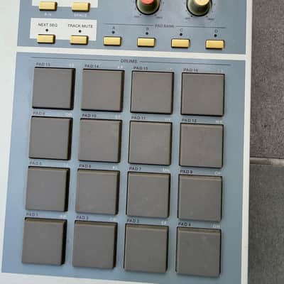 Akai MPC2000XL MIDI Production Center 2000 - 2005 - Grey image 8