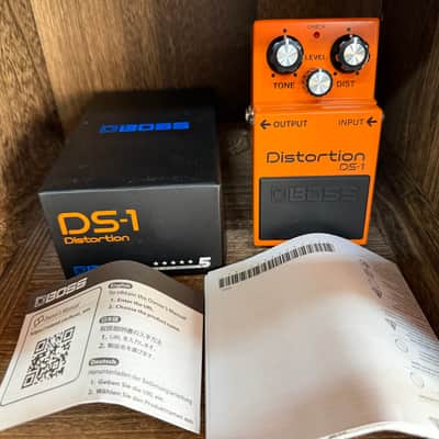 Boss DS-1 Distortion (Silver Label) With Box image 2