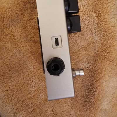 Darkglass Electronics Hyper Luminal Hybrid Compressor 2018 - Present Silver image 2