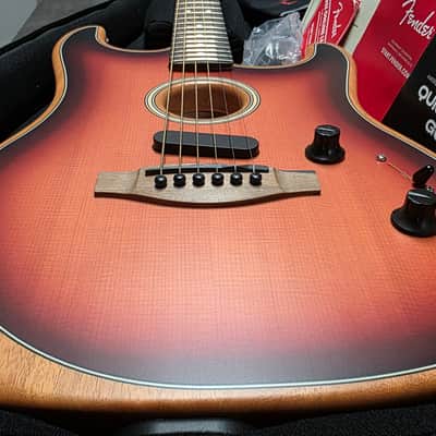 Fender American Acoustasonic Stratocaster 2020 BRAND NEW Sunburst Mahogany Body Spruce Top Semi-Hollow Body USA Fishman Piezo Noiseless Pickup Acoustic-Electric Guitar image 4