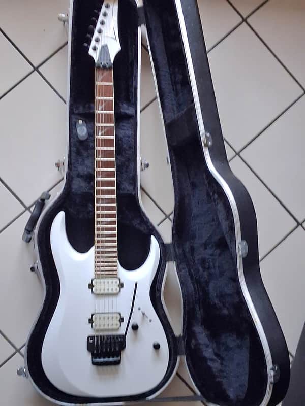 Ibanez RGD 320 2010 - Blanche image 1
