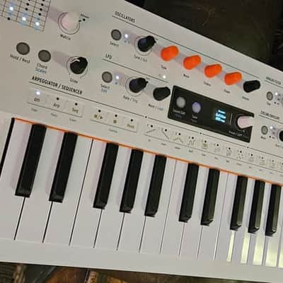 Arturia MiniFreak Vocoder 37-Key 6-Voice Polyphonic Hybrid Synthesizer 2025 - Present White image 4