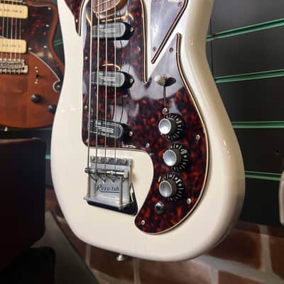 Burns Shadows Bass 'The Legend' White Electric Bass Guitar image 6