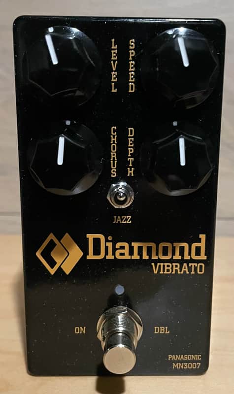 Diamond Vibrato V2 Limited Edition Panasonic MN3007 Black-Gold