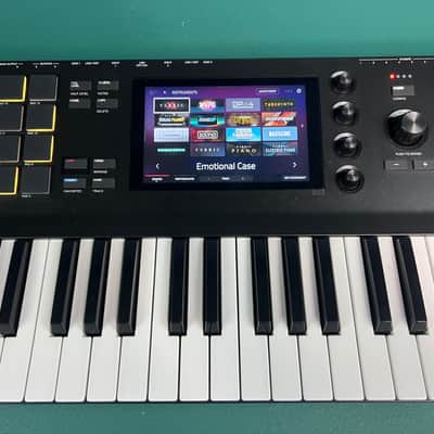 Akai MPC Key 61 Standalone Workstation Synthesizer 2022 - Present - Black + Case image 7