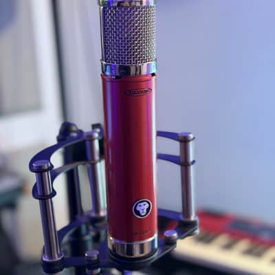 Avantone Pro CV12-BLA Multipattern Large Diaphragm Tube Condenser Microphone image 1