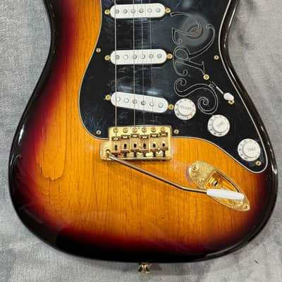 Fender Stevie Ray Vaughan Stratocaster – 3-Color Sunburst – Made in USA image 18