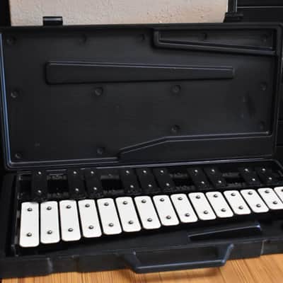 Used CB 25 Note Percussion Bell Set w/ Case image 2