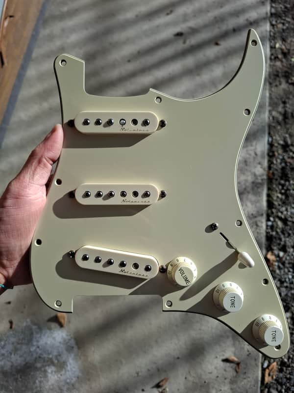 Fender Vintage Noiseless 11-Hole Stratocaster Pickguard Pre-Wired image 1