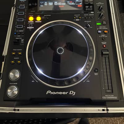 Pioneer 2 CDJ Nexus 2 & 1 DJM 900 nexus 2 2010S image 3