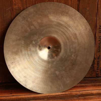 1970s Zildjian Avedis 16" Crash Cymbal (960g) image 2
