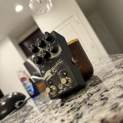 Walrus Audio ARP-87 Multi Function Delay Limited Edition - Luna Series 2020 - Black / Yellow Rocket image 7