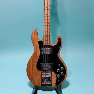 1982 Peavey T-40 Bass w/ Flats image 2