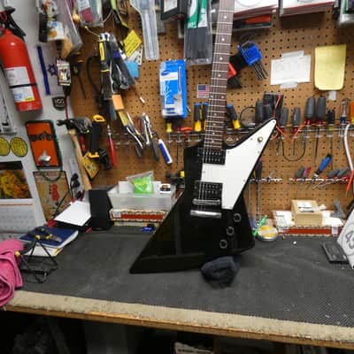 Gibson Explorer '76 1993 - Black image 2