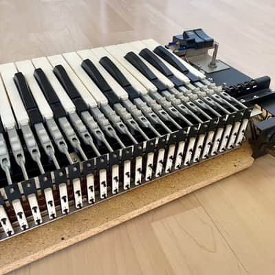 Hohner Elpiano 1968 (?) Yellow image 10