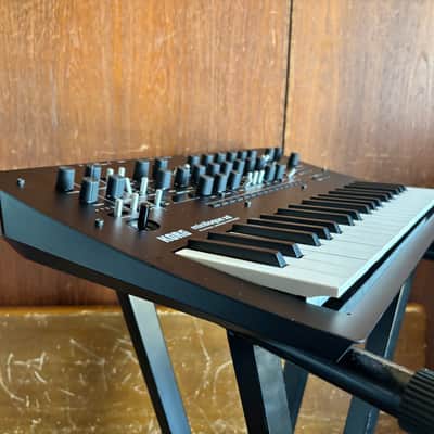 korg minilogue xd 4-voice Analog Synthesizer w/ bag image 4
