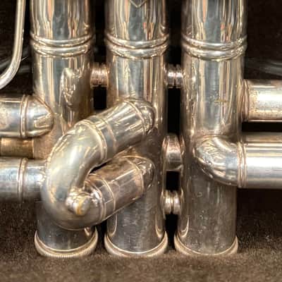 Bach Stradivarius Trumpet Model 37, Silver Finish image 7