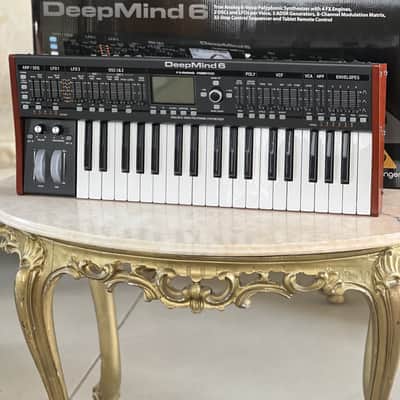 Behringer DeepMind 6
