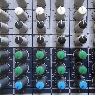 Soundcraft Signature 12 12-Channel Analog USB Mixer with Effects 2010s - Blue image 4