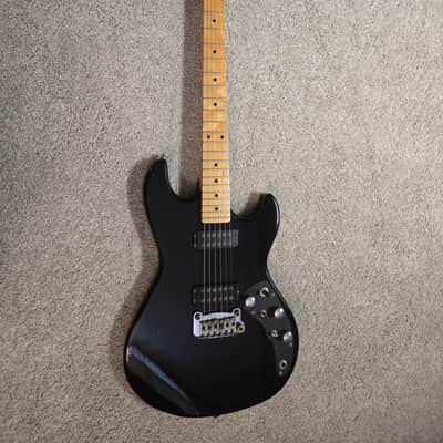 G&L F-100 1982 - Black image 1