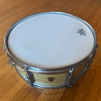 1964 Ludwig Super Classic 5.5x14" 8-Lug Snare Drum Keystone Badge - White Marine Pearl image 5