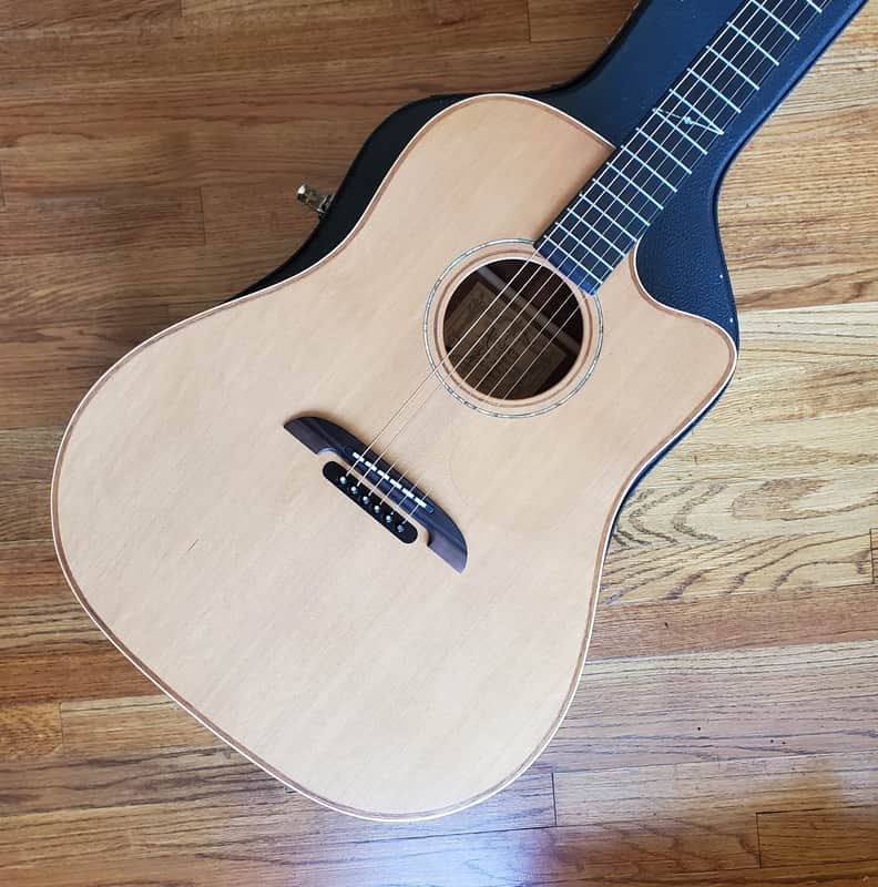 Alvarez Yairi DY-62C Acoustic Electric Cedar & Burled mahogany