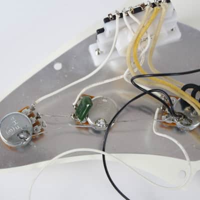 2002 Fender ST-62 Vintage 1962 Reissue Stratocaster Loaded Pickguard Folk Flowers Custom Graphic Crafted in Japan image 11