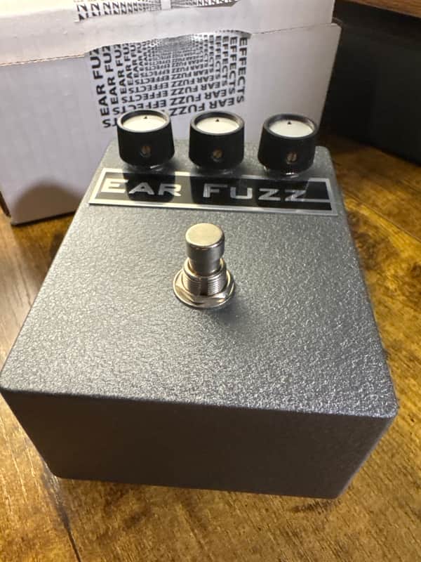 Ear Fuzz Effects Buzzaround 1st of 2022 - Gray image 1