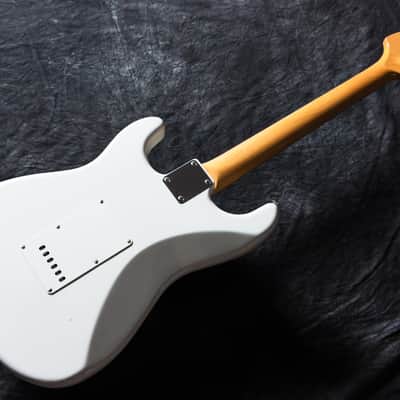 Fender Japan Traditional '60s Stratocaster 2023 - Olympic White- VERY GOOD condition image 11