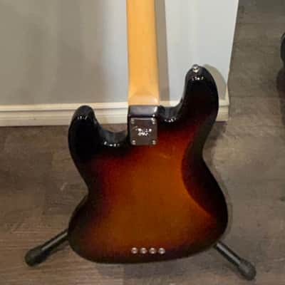 Fender American Series Jazz Bass with Maple Fretboard 2000 - 2007 - 3-Color Sunburst image 4