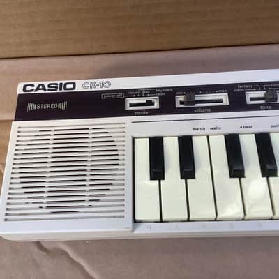 CK-10 Keyboard with build in Radio ! Made in Japan VINTAGE 80’s  / ultra rare model image 4