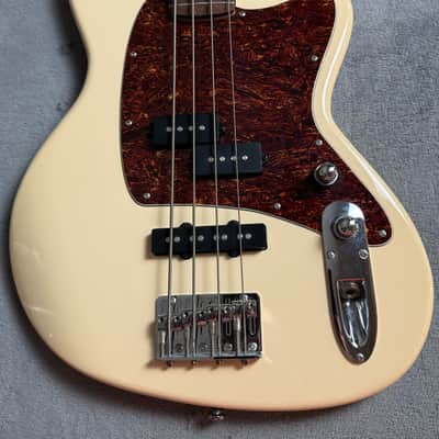 Ibanez TMB100 Talman Bass Ivory Short Scale Active PJ Bass Guitar Clean image 3