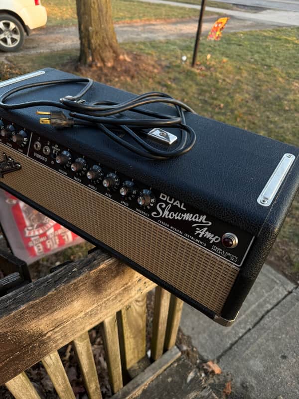 Fender Dual Showman CLEAN. Has the goods image 1