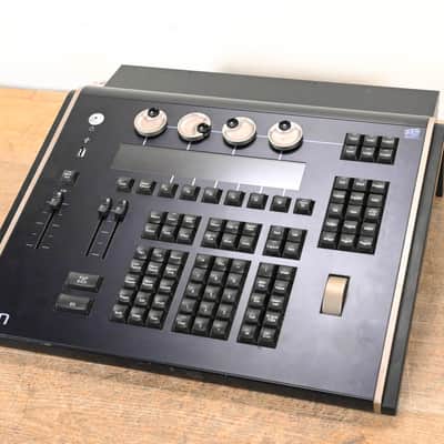 ETC ION 1000 Lighting Console CG01DYY image 1