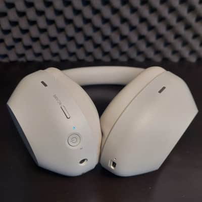 Sony WH-1000XM6 Premium Wireless Noise-Canceling Over-the-Ear Headphones - Silver image 9