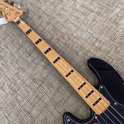 Squier Classic Vibe '70s Jazz Bass Left-Handed in Black image 3