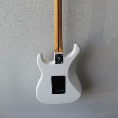 Mint Condition 2026 Fender Player II Stratocaster Electric Guitar - Polar White image 6
