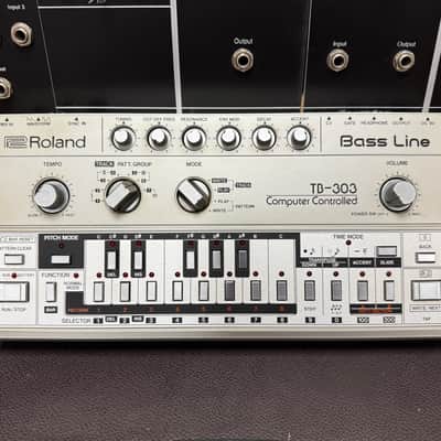 Roland TB-303 Bass Line image 1
