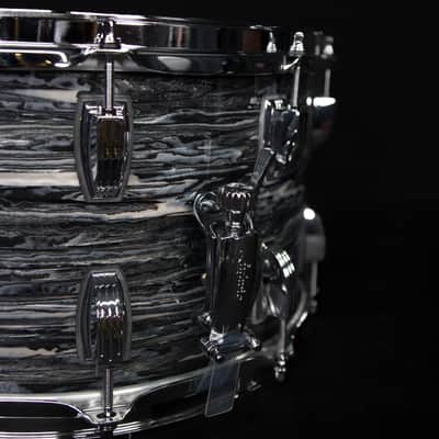 Ludwig 14" x 8" Classic Maple Snare Drum, Vintage Black Oyster image 4