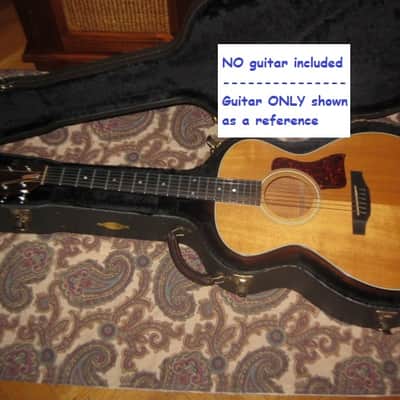 lightly handled (late 90s-early 00s) Taylor Grand Concert Deluxe Brown Hardshell Case (5200-54 but reg black lining) textured dark brown vinyl over 3-ply wooden structure, Foam padding covered w/ reg black plush  lining, brass plated HW, leather handle image 6