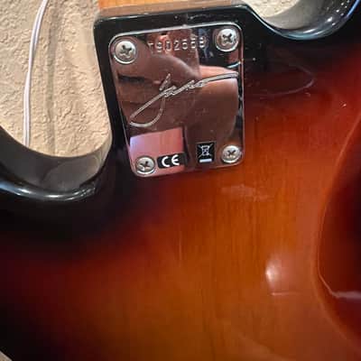 Fender Jaco Pastorius Artist Series Signature Fretless Jazz Bass 2000 - 2016 - 3-Color Sunburst image 4