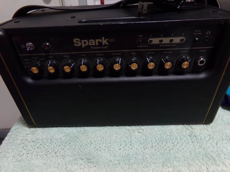 Positive Grid Spark 40 40-Watt 2x4" Modeling Guitar Combo 2020 - Present - Black EXCELENT image 1