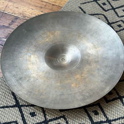 Early 1960s Zildjian 18" Avedis Ride (1983g) image 2