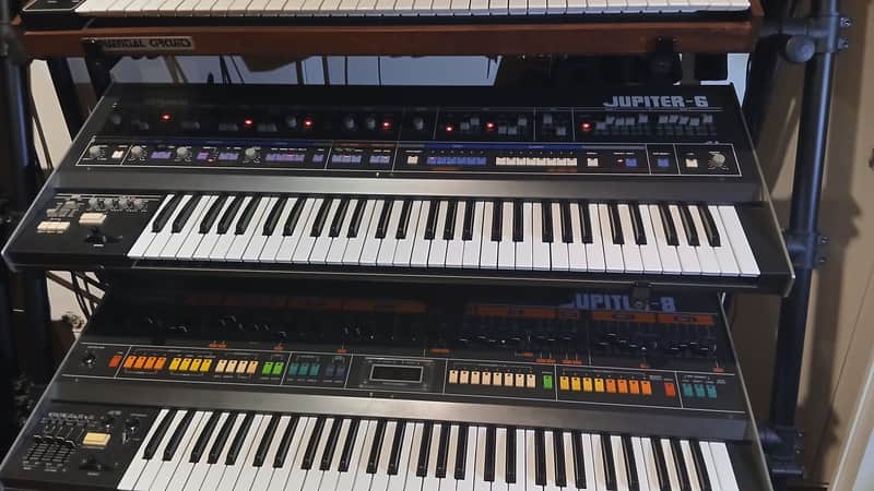 Roland Jupiter 6 61-Key Synthesizer